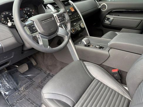 Used 2025 Land Rover Discovery S AWD/4WD image 4