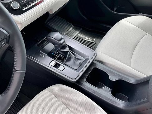 Certified 2026 Toyota Corolla Cross LE FWD image 20