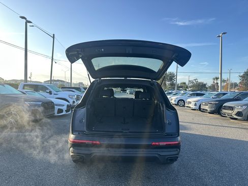 Used 2025 Audi Q7 2.0T Premium Plus w/ Premium Plus Package image 5