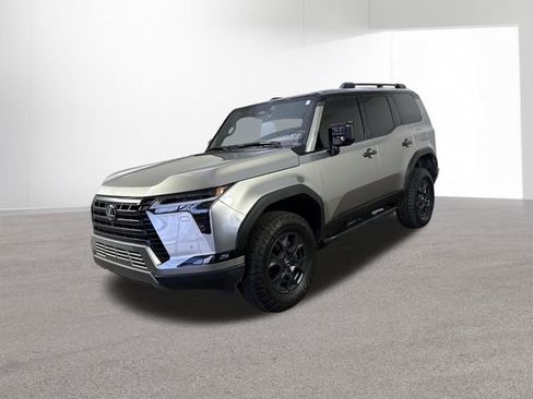 Used 2025 Lexus GX 550 AWD/4WD image 2