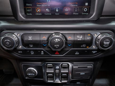 Used 2023 Jeep Wrangler Unlimited Sport AWD/4WD image 19