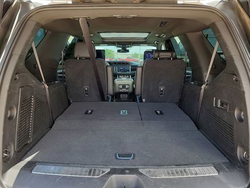 Used 2021 GMC Yukon Denali w/ LPO, Illumination Package RWD image 15