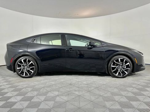 Used 2024 Toyota Prius Prime Premium w/ Advanced Technology Package FWD image 18
