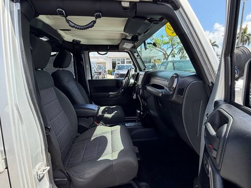 Used 2012 Jeep Wrangler Unlimited Sport AWD/4WD image 17