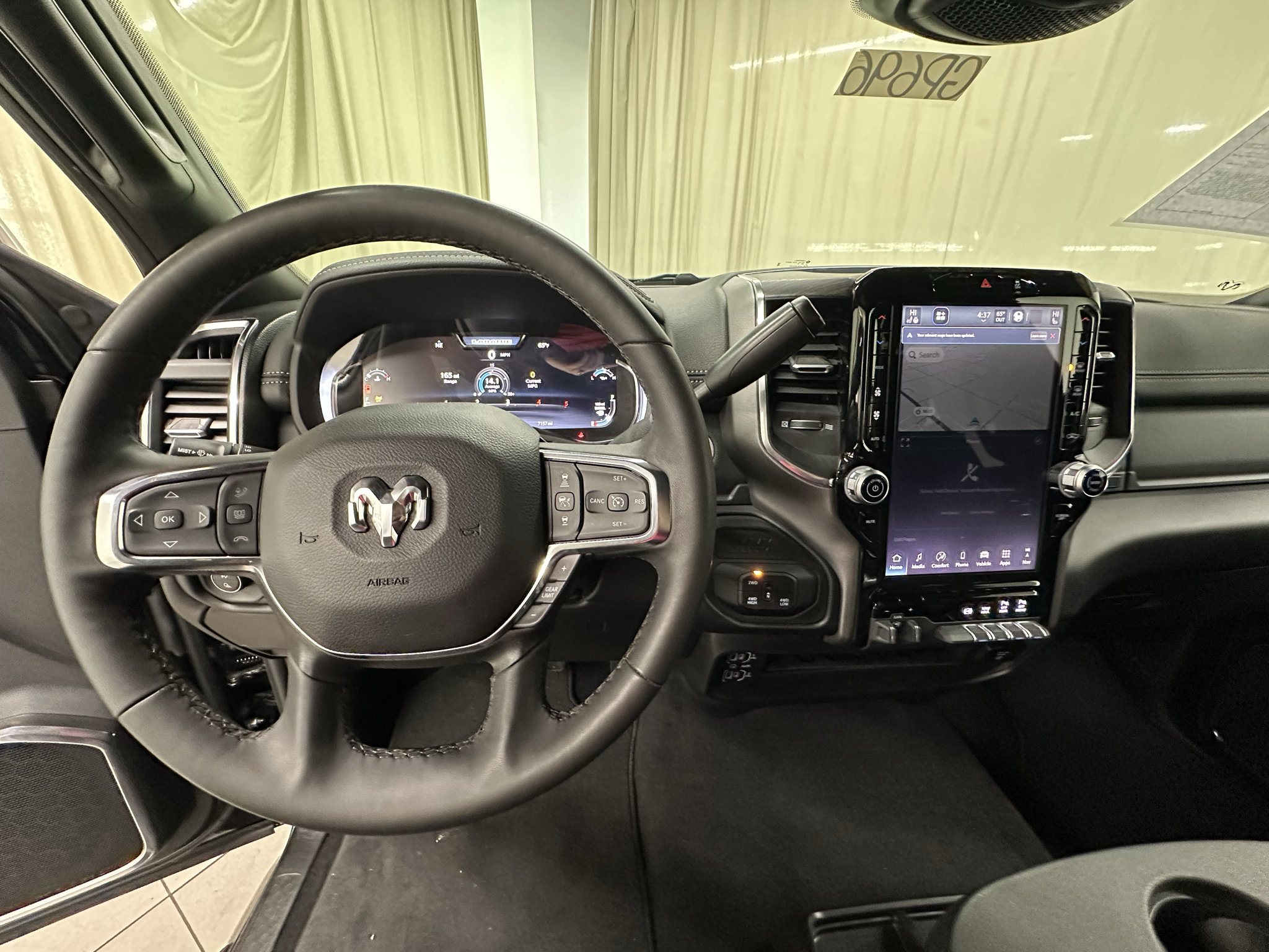 Used 2026 RAM 2500 Laramie AWD/4WD image 31