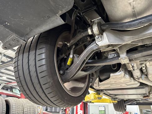 Used 2010 Chevrolet Corvette Grand Sport w/ Preferred Equipment Group image 14