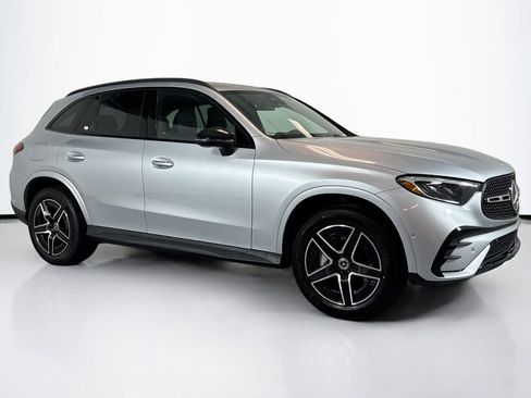 Used 2026 Mercedes-Benz GLC 300 image 3