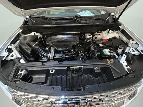 Used 2023 GMC Acadia Denali image 18