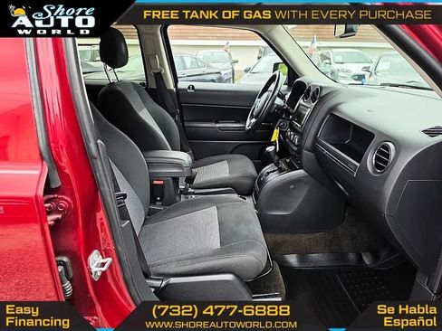 Used 2015 Jeep Patriot Latitude AWD/4WD image 17