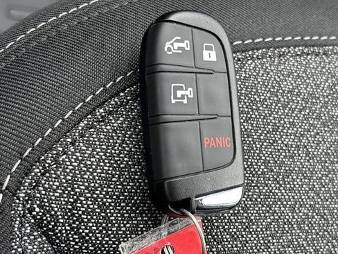 Used 2025 RAM ProMaster 2500 w/ Convenience Group image 33