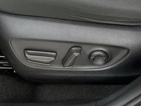 Used 2021 Toyota RAV4 XLE w/ Convenience Package FWD image 16