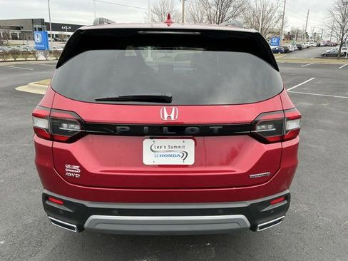 Used 2023 Honda Pilot Touring image 4