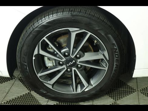 Used 2023 Kia Forte LXS FWD image 10