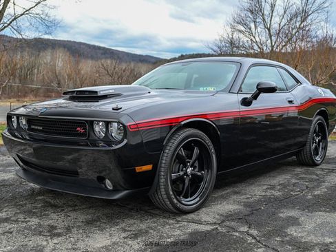 Used 2010 Dodge Challenger R/T w/ Mopar 10 Pkg image 14