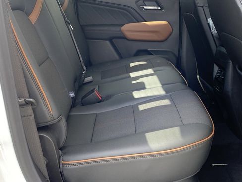 New 2025 GMC Canyon AT4 image 31