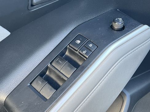 Used 2021 Toyota Highlander LE image 13