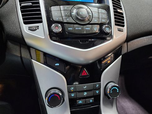 Used 2015 Chevrolet Cruze LT image 32