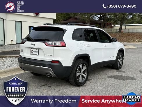 Used 2022 Jeep Cherokee Limited image 5