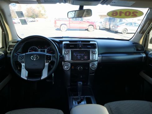 Used 2016 Toyota 4Runner SR5 image 18