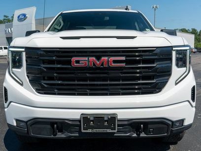 Used 2025 GMC Sierra 1500 Elevation
