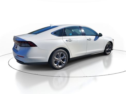 Used 2023 Honda Accord EX image 6