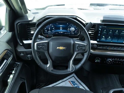 Used 2023 Chevrolet Silverado 1500 LT RWD image 17