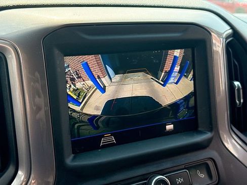 Used 2021 Chevrolet Silverado 1500 Custom Trail Boss w/ Safety Confidence Package image 11