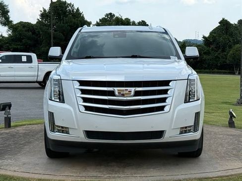Used 2020 Cadillac Escalade Premium Luxury AWD/4WD image 2