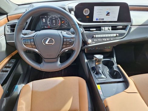 Used 2025 Lexus ES 350 w/ Premium Package image 9