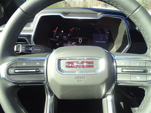 Used 2025 GMC Canyon Elevation image 11