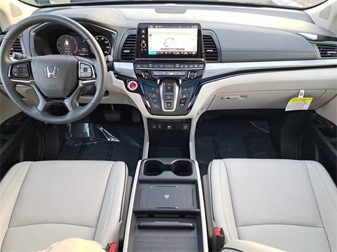 Certified 2025 Honda Odyssey Touring image 14