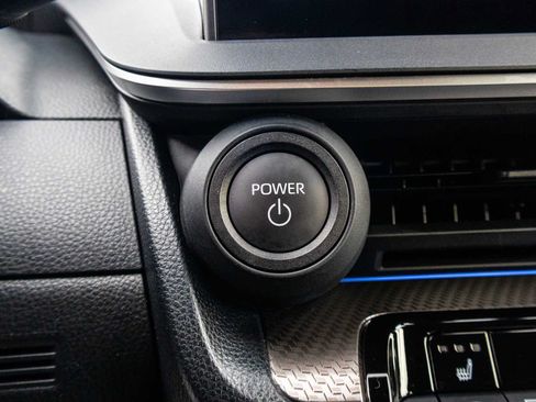 Used 2025 Toyota Prius XLE FWD image 39