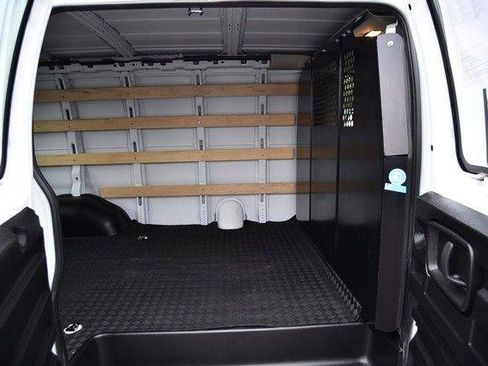 Used 2024 GMC Savana 2500 w/ Driver Convenience Package image 10