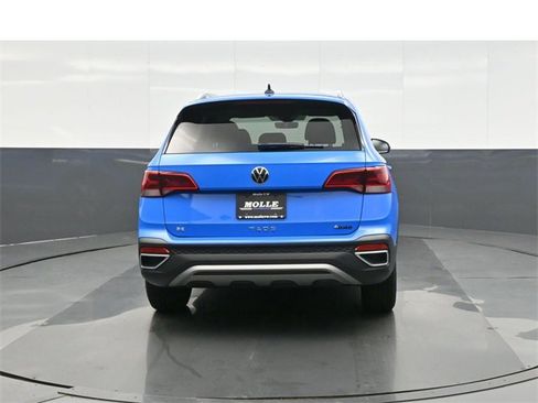 Used 2024 Volkswagen Taos SE image 6