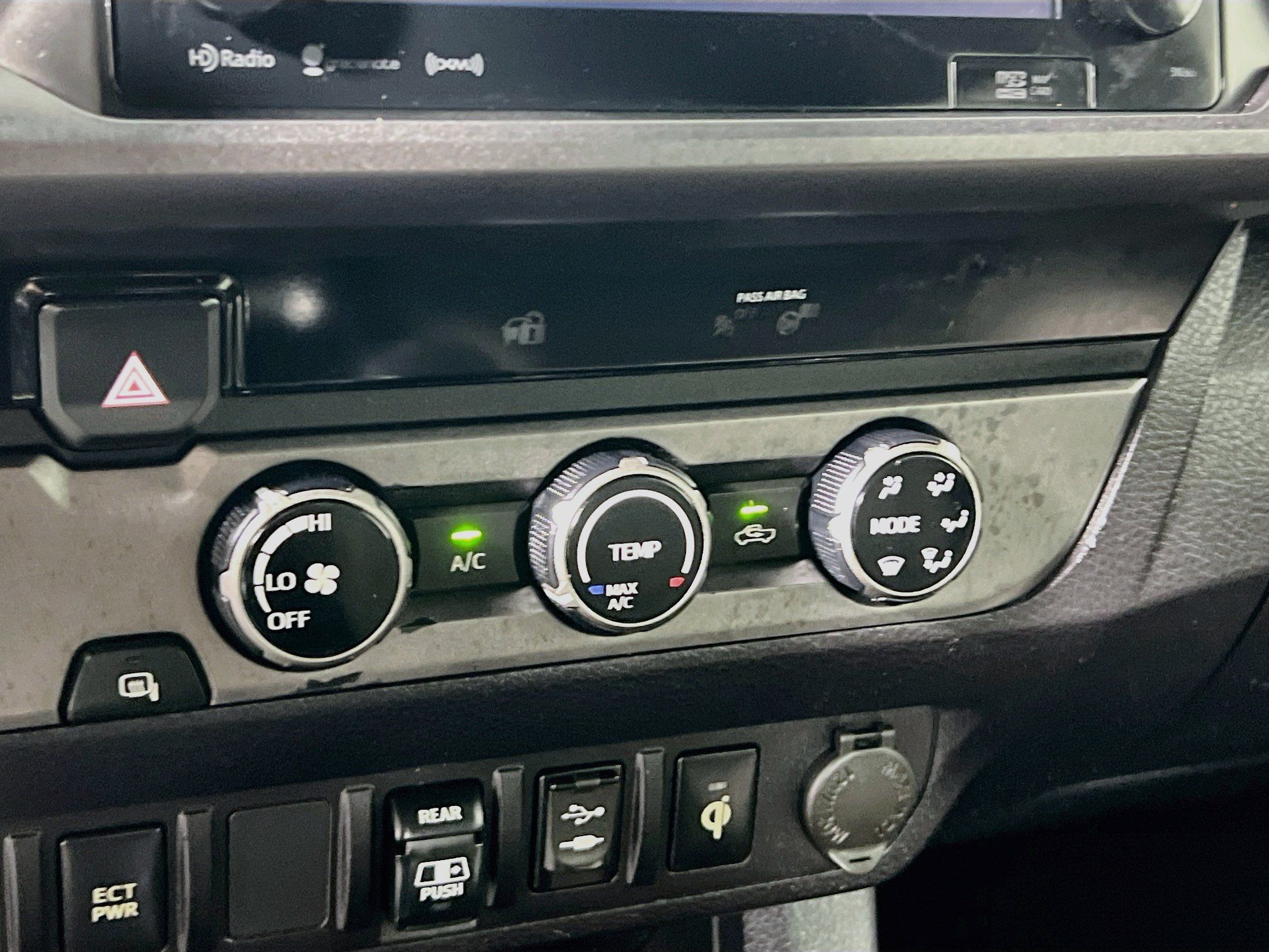 Used 2018 Toyota Tacoma TRD Sport RWD image 25