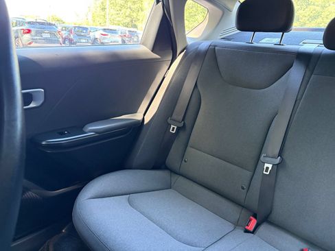 Used 2025 Kia K4 FWD image 38