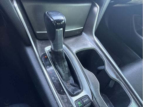Used 2018 Honda Accord Sport image 21