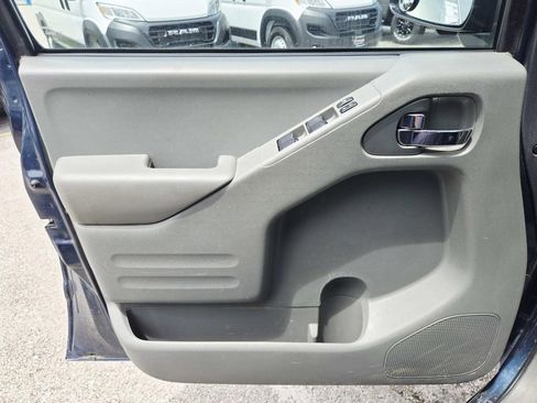 Used 2020 Nissan Frontier SV RWD image 34