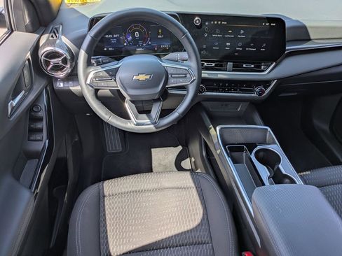Used 2025 Chevrolet Equinox LT FWD image 25