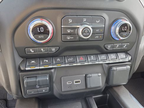 Certified 2021 GMC Sierra 1500 Denali w/ Denali Ultimate Package AWD/4WD image 29