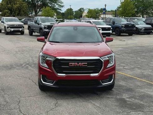 Used 2023 GMC Terrain SLE w/ Driver Convenience Package FWD image 3
