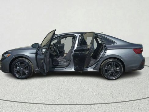 Used 2023 Volkswagen Jetta SE FWD image 11