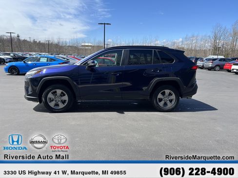 Used 2025 Toyota RAV4 XLE AWD/4WD image 4