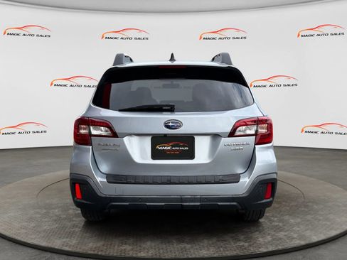 Used 2018 Subaru Outback 3.6R Limited AWD/4WD image 9