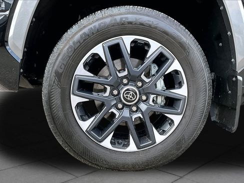 Used 2024 Toyota Tundra Limited w/ Power Package AWD/4WD image 12