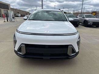 New 2026 Hyundai Kona SE FWD video 2