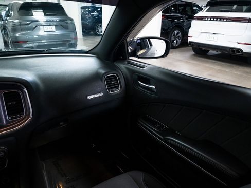 Used 2016 Dodge Charger R/T image 11