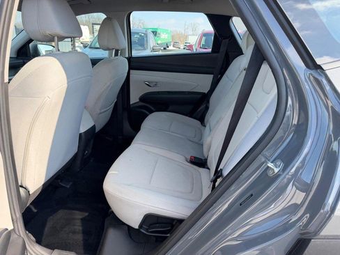 Used 2025 Hyundai Tucson SE image 9