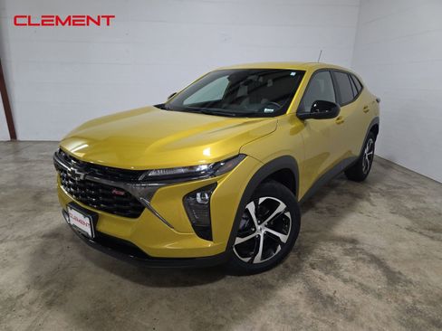 Used 2025 Chevrolet Trax RS image 1