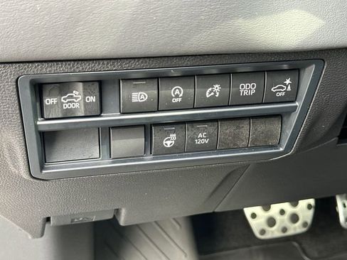Used 2026 Toyota Tundra Platinum w/ TRD Off-Road Package AWD/4WD image 16